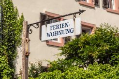 Welcher Einkunftsart unterliegt die kurzfristige touristische Vermietung?